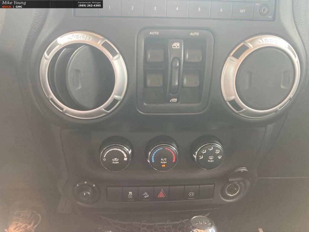 2012 Jeep Wrangler Unlimited Sahara
