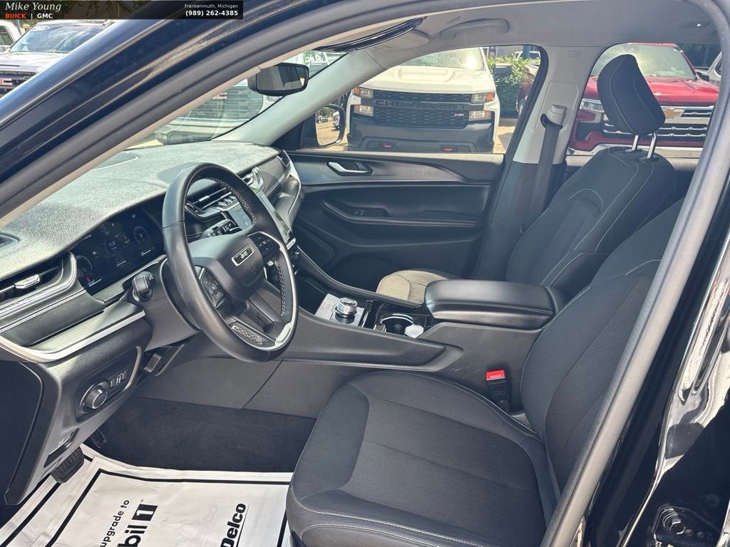 2023 Jeep Grand Cherokee Laredo