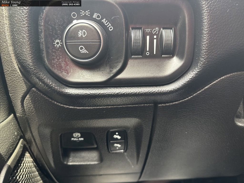 2019 RAM 1500 Big Horn/Lone Star Crew Cab 4x4 5'7" Box