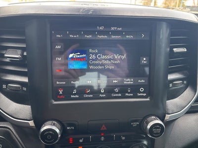 2021 RAM 1500 Big Horn Crew Cab 4x4 6'4" Box