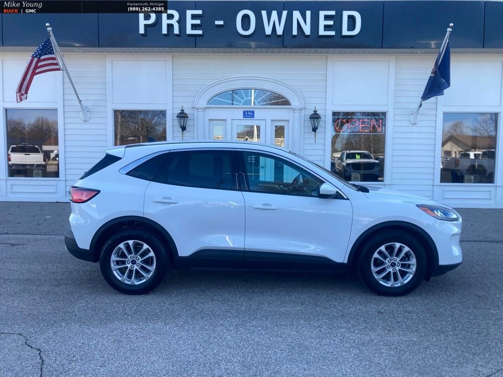 2020 Ford Escape SE