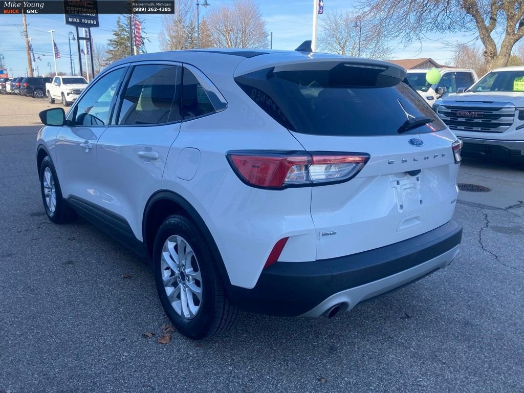 2020 Ford Escape SE