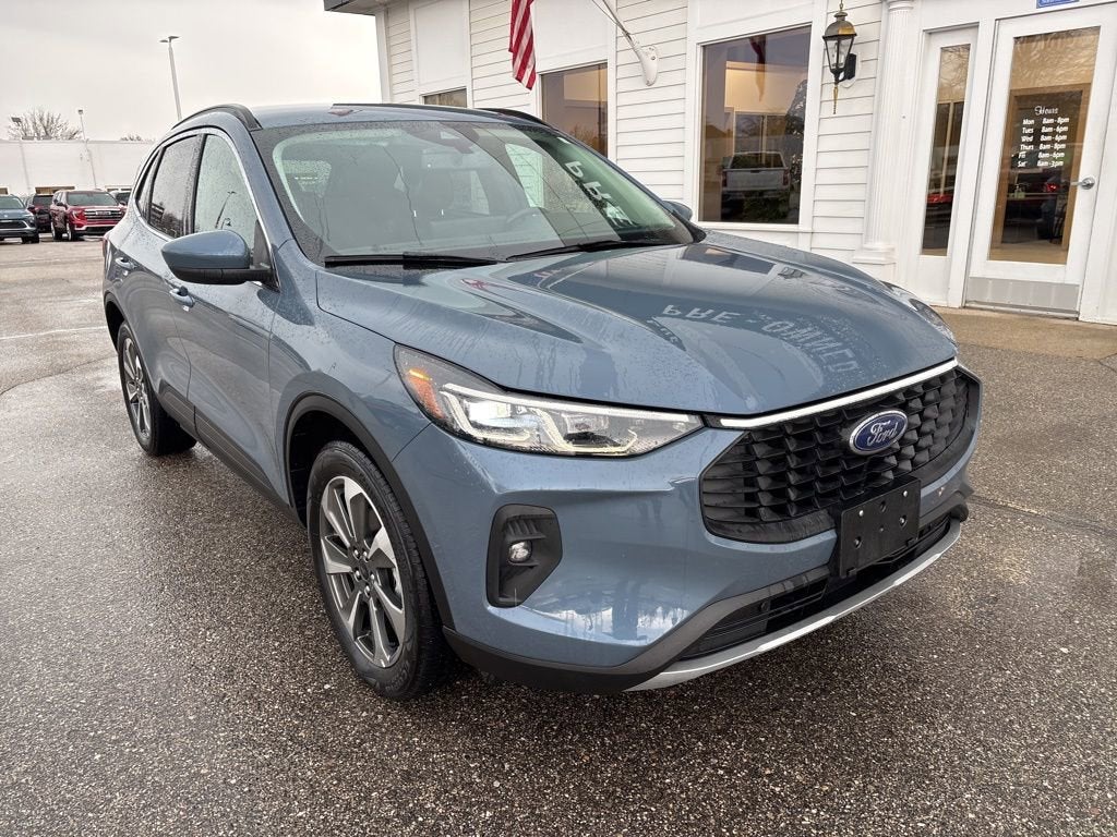 2025 Ford Escape Platinum