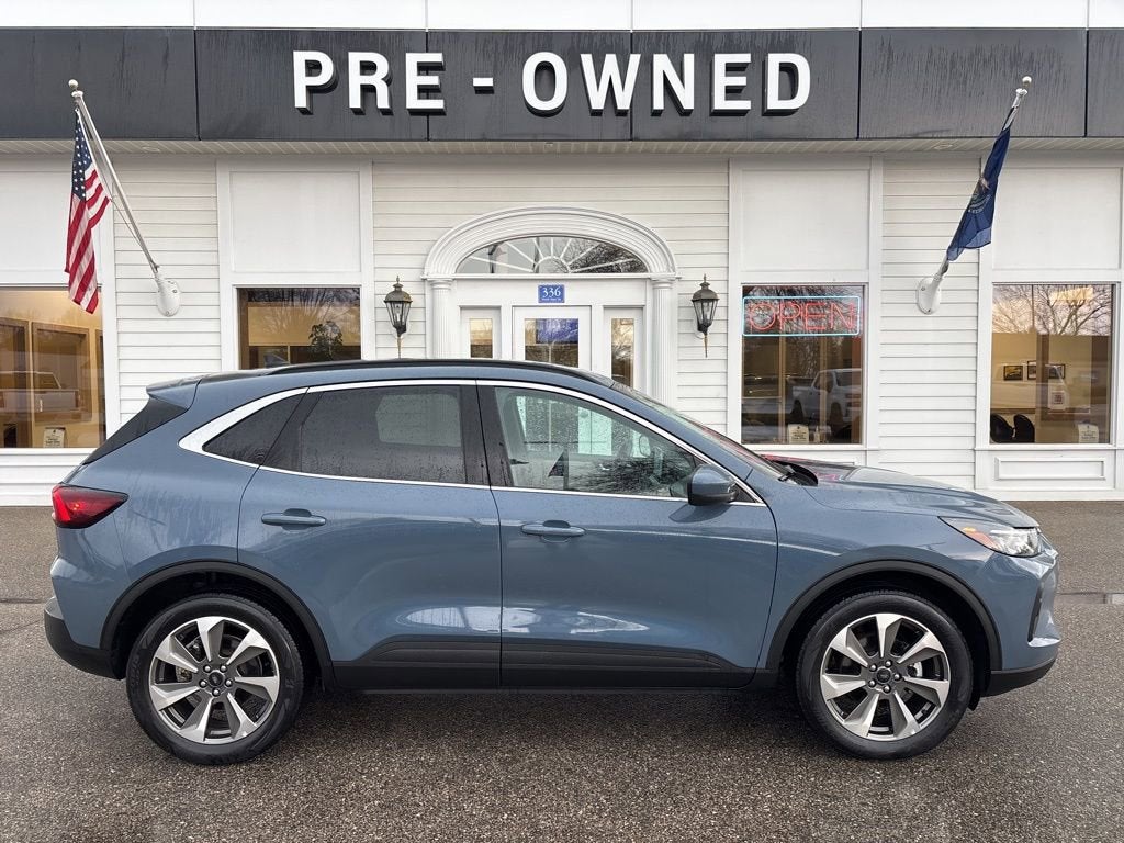 2025 Ford Escape Platinum