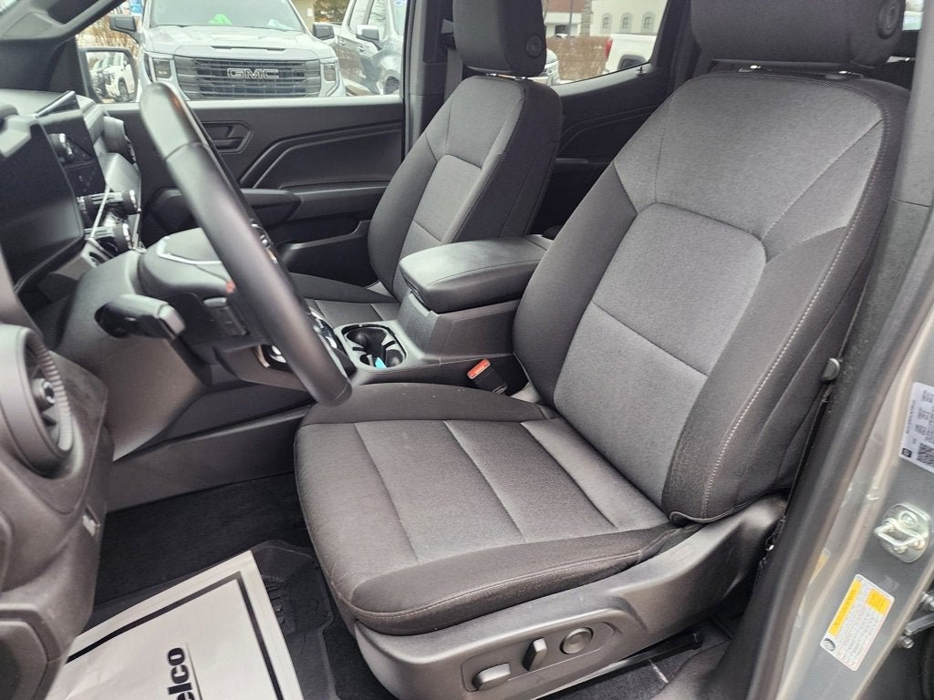 2025 Chevrolet Colorado WT/LT