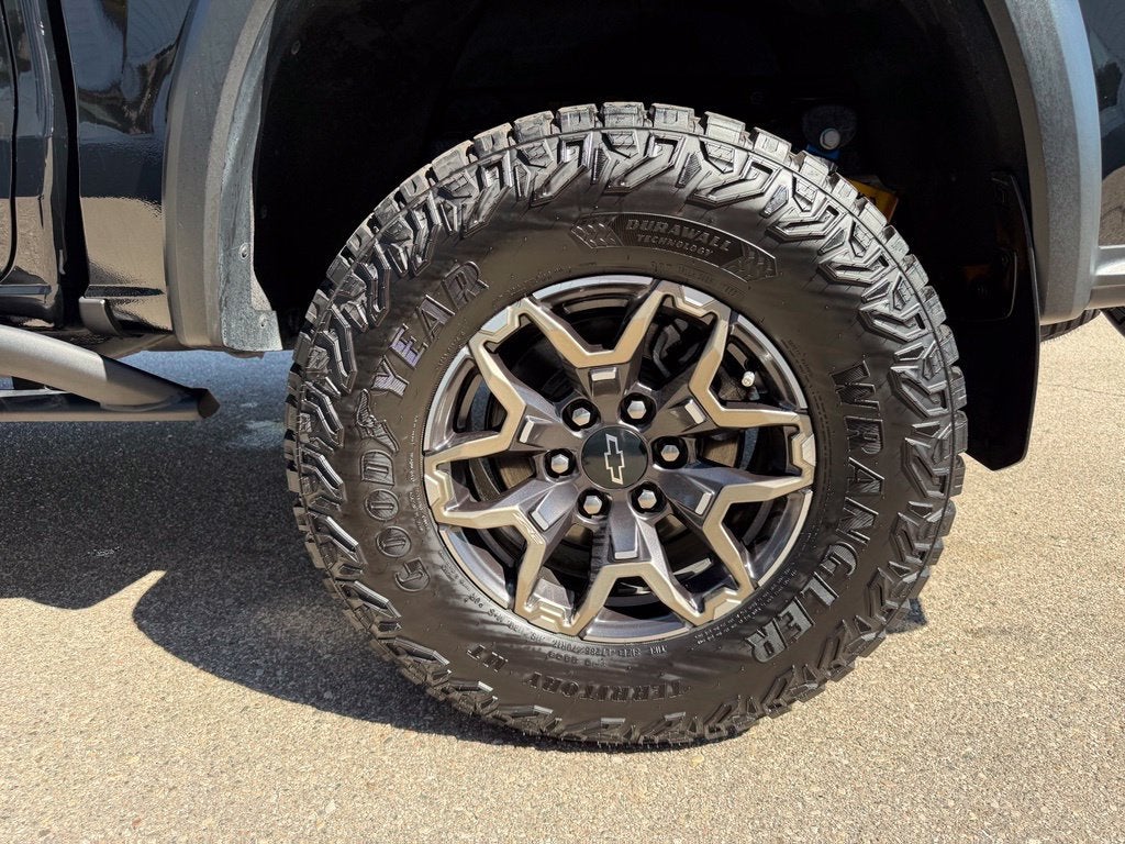 2026 Chevrolet Colorado ZR2 - Photo 11
