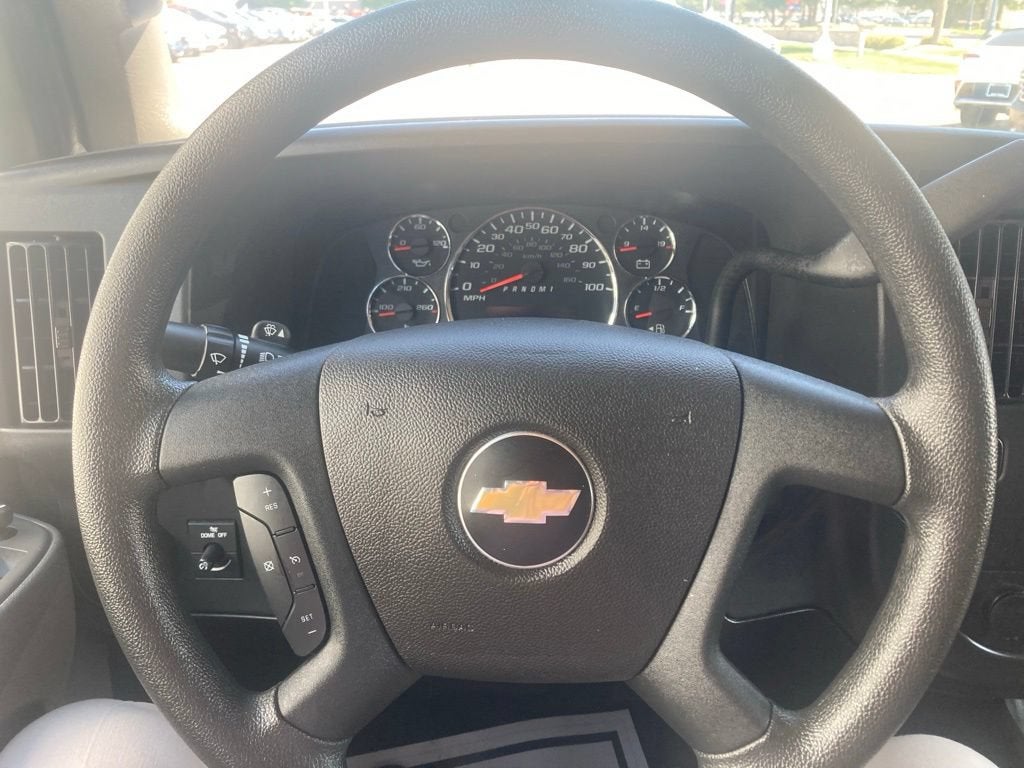 2025 Chevrolet Express Cargo WT
