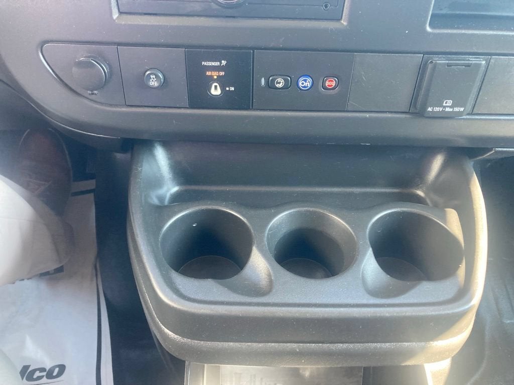2025 Chevrolet Express Cargo WT