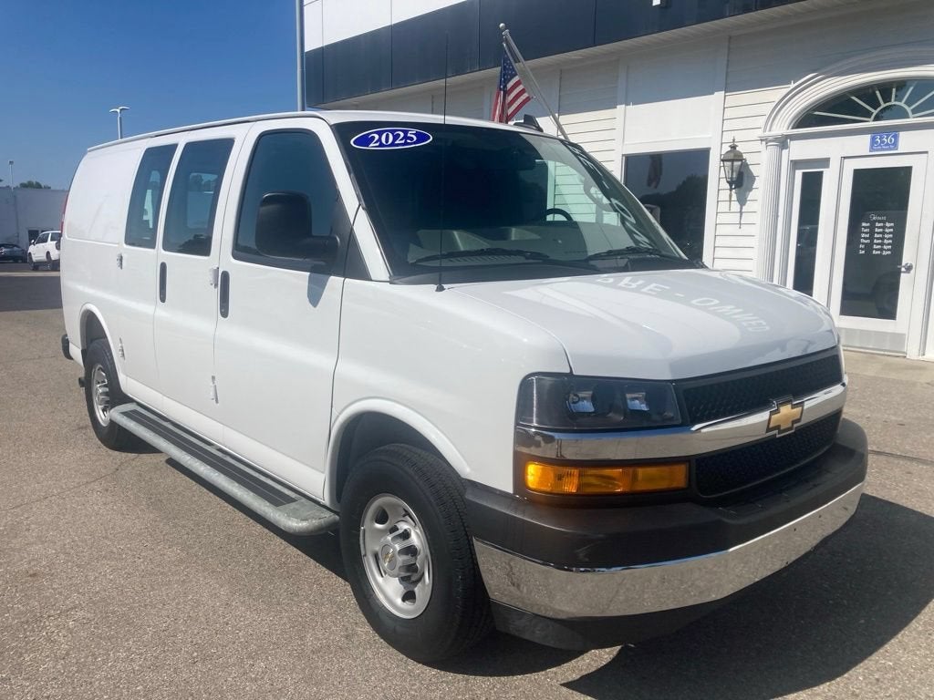 2025 Chevrolet Express Cargo WT