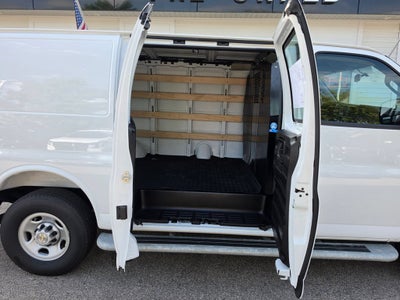 2025 Chevrolet Express Cargo WT