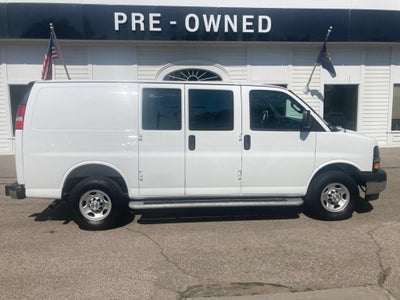 2025 Chevrolet Express Cargo WT