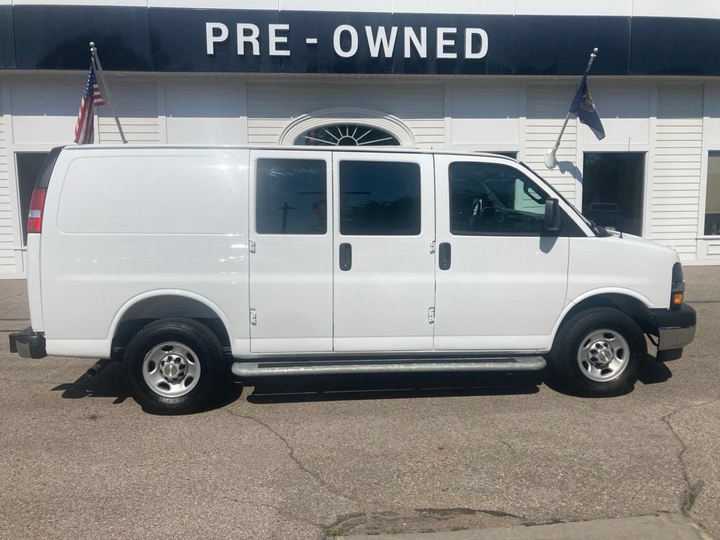2025 Chevrolet Express Cargo WT