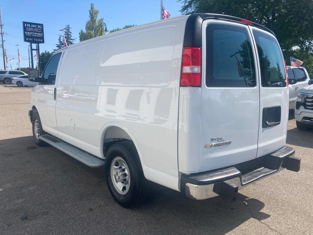 2025 Chevrolet Express Cargo WT