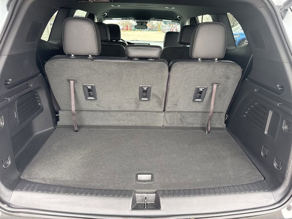 2024 GMC Acadia Elevation