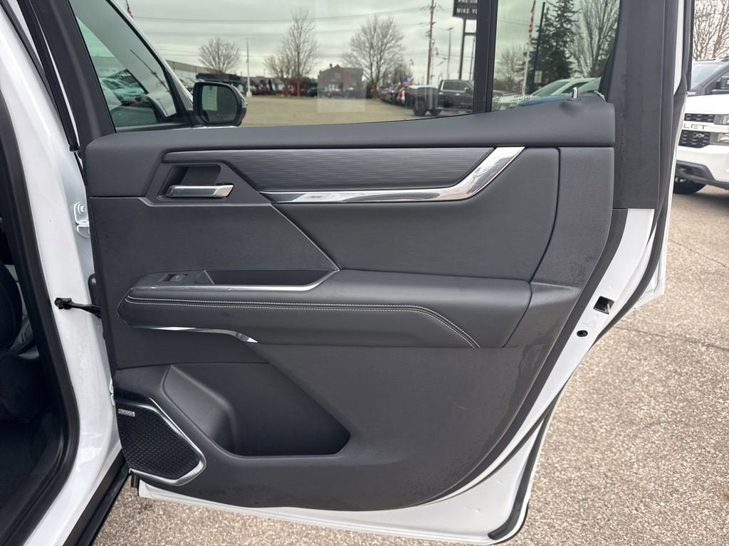 2024 GMC Acadia Elevation