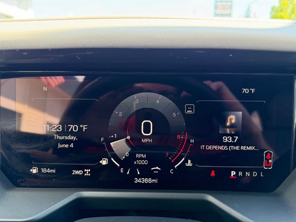 2024 GMC Acadia Elevation
