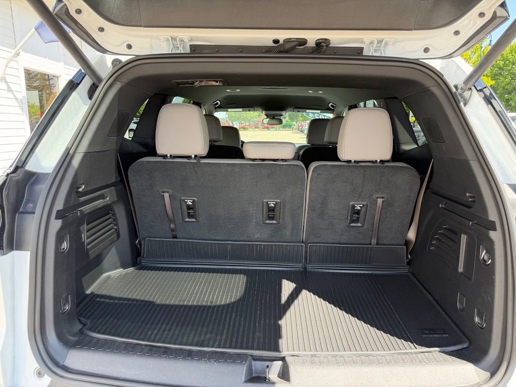 2024 GMC Acadia Elevation