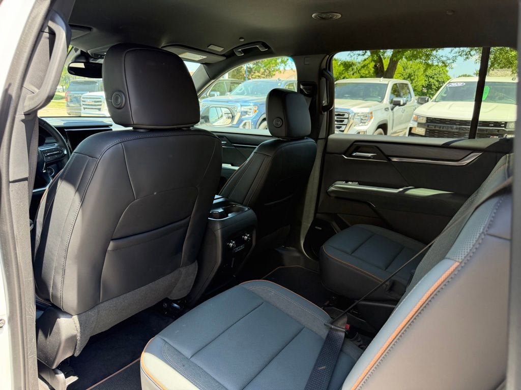 2024 GMC Acadia AT4