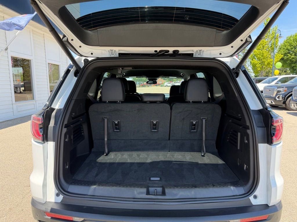 2024 GMC Acadia AT4