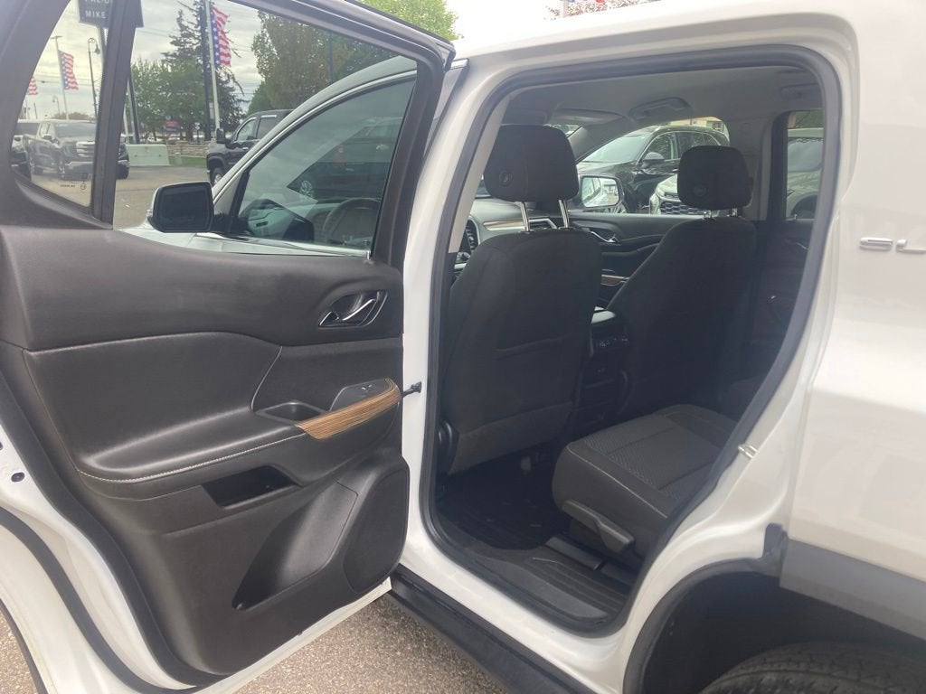 2022 GMC Acadia SLE
