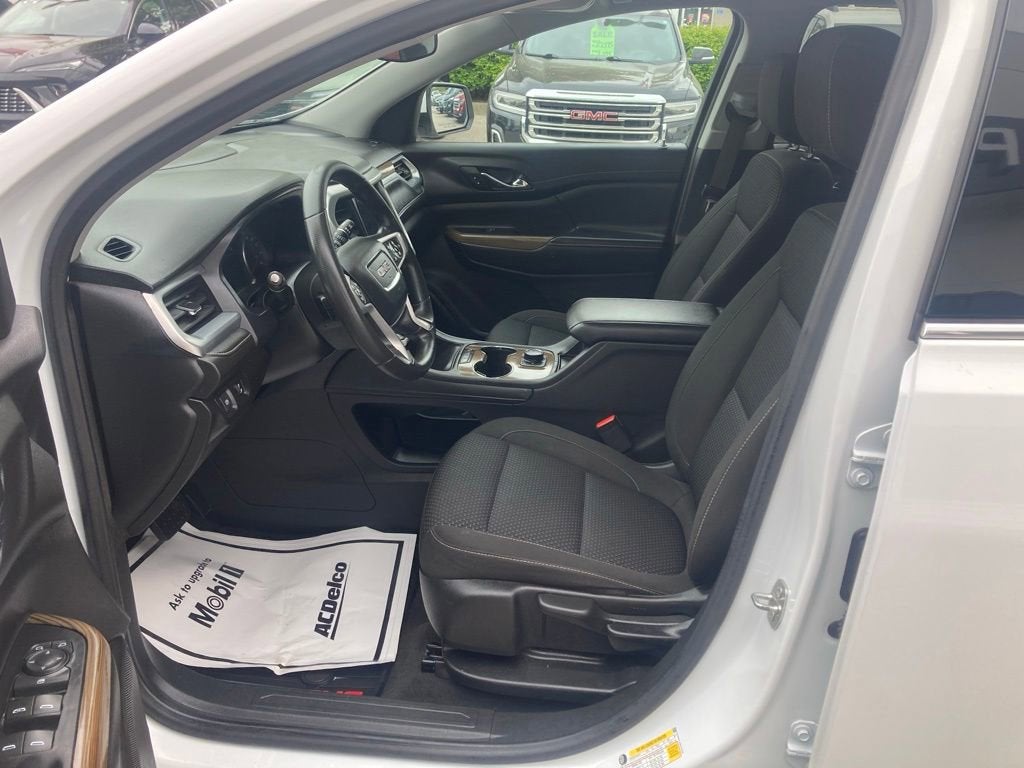 2022 GMC Acadia SLE
