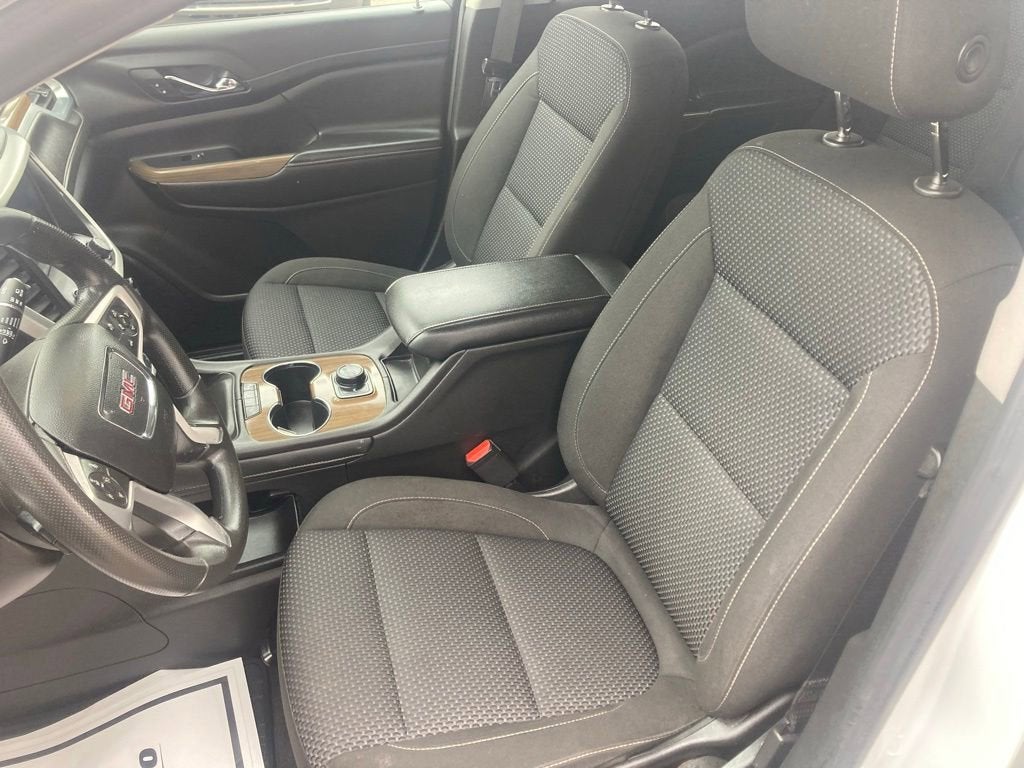 2022 GMC Acadia SLE