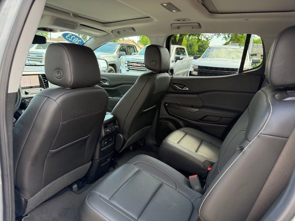 2023 GMC Acadia SLT