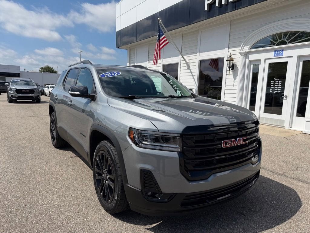 2023 GMC Acadia SLT