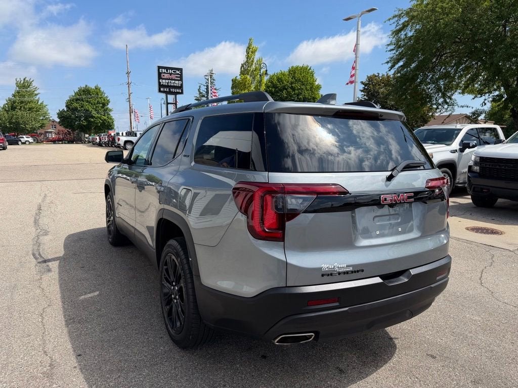 2023 GMC Acadia SLT
