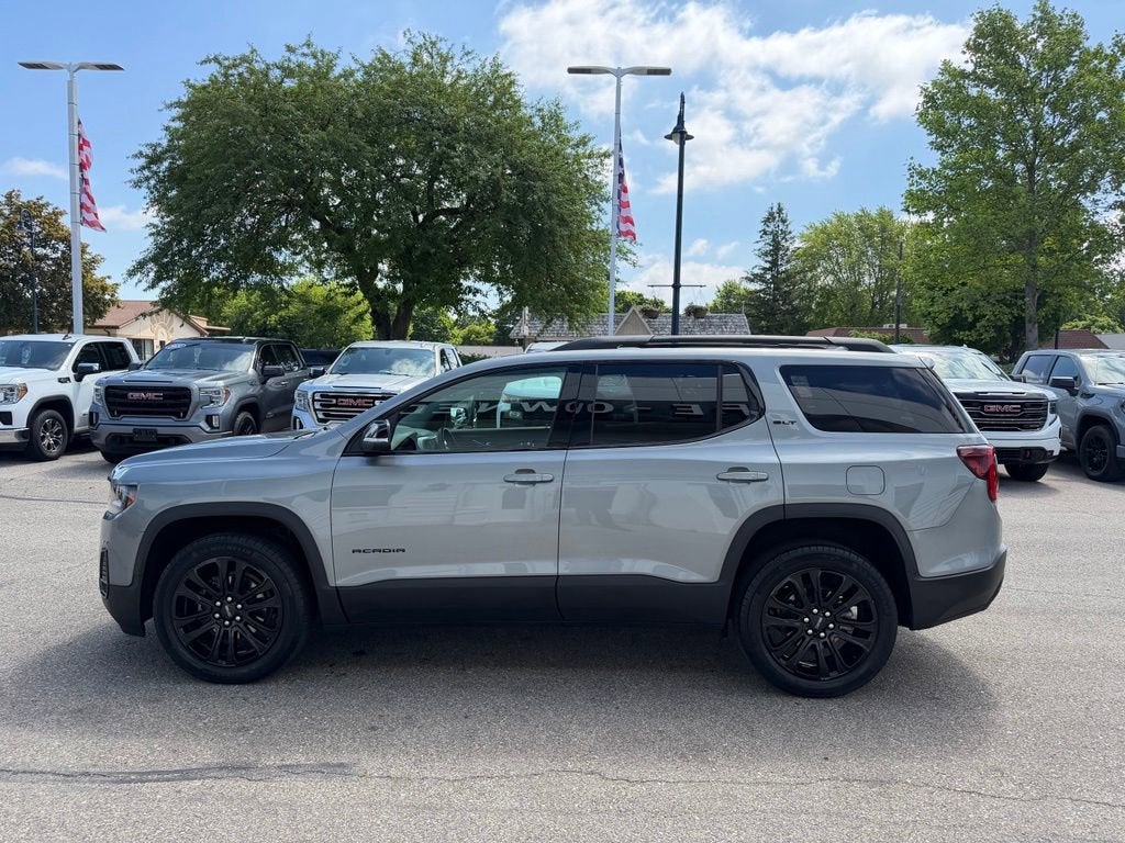2023 GMC Acadia SLT