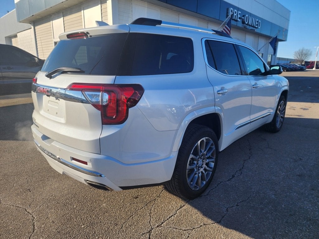 2023 GMC Acadia Denali