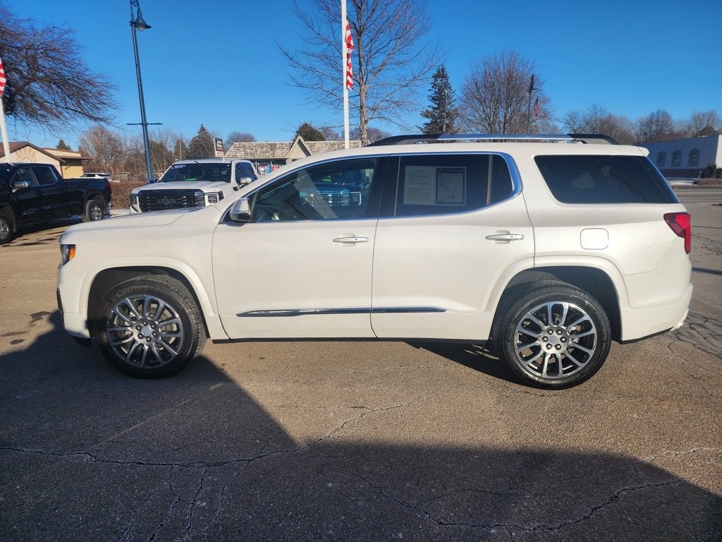 2023 GMC Acadia Denali