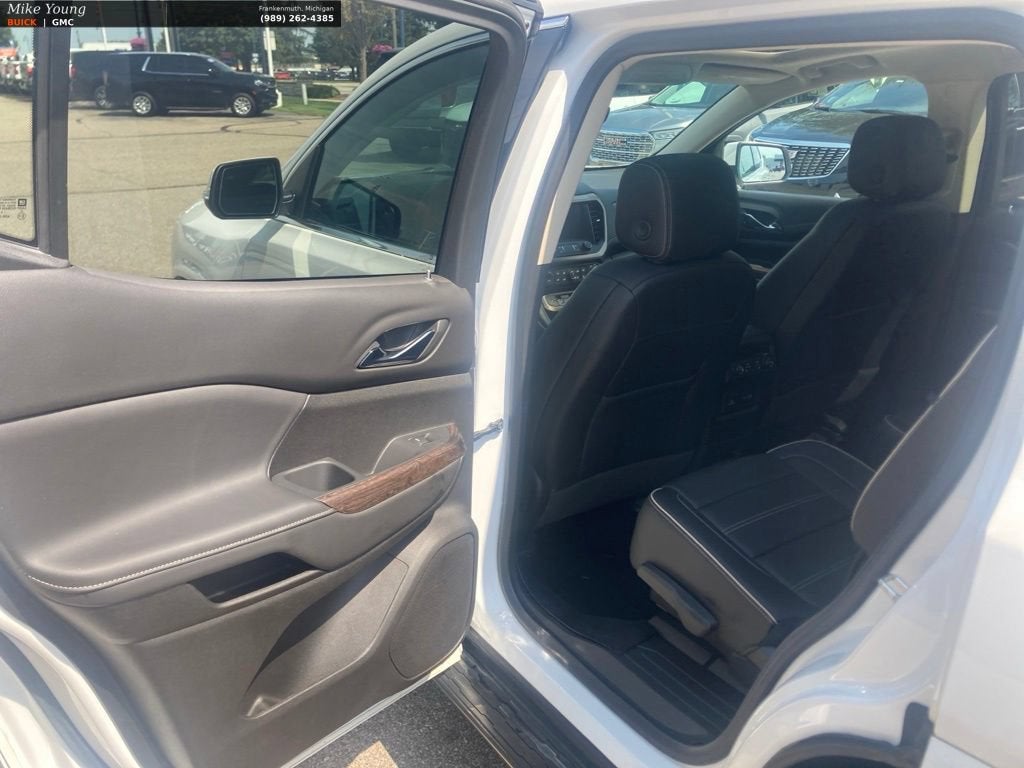 2023 GMC Acadia Denali