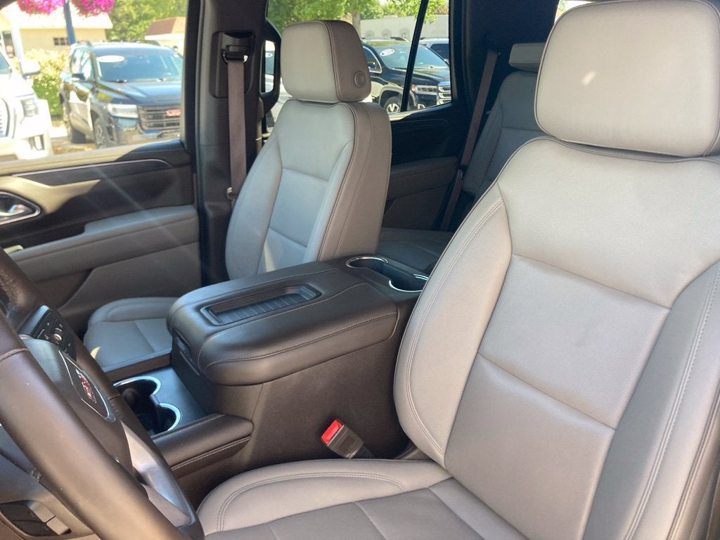 2023 GMC Yukon SLT