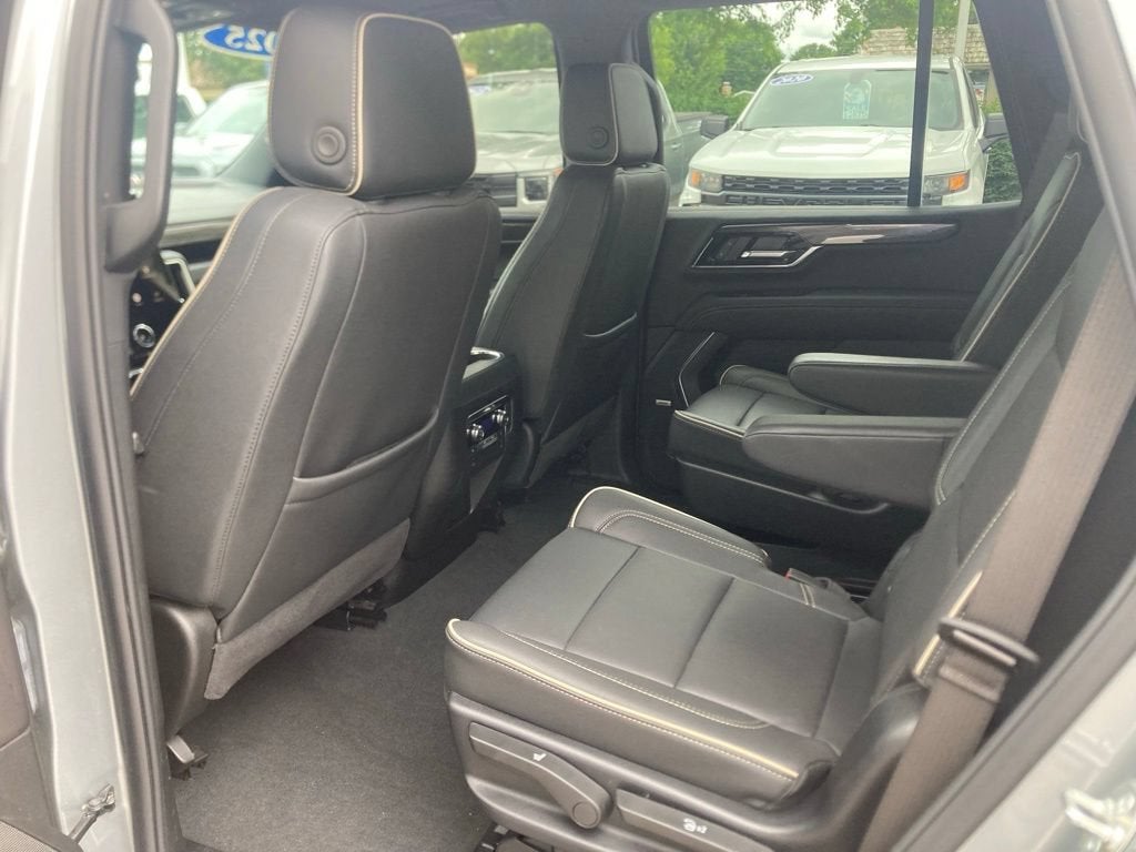 2025 GMC Yukon Elevation