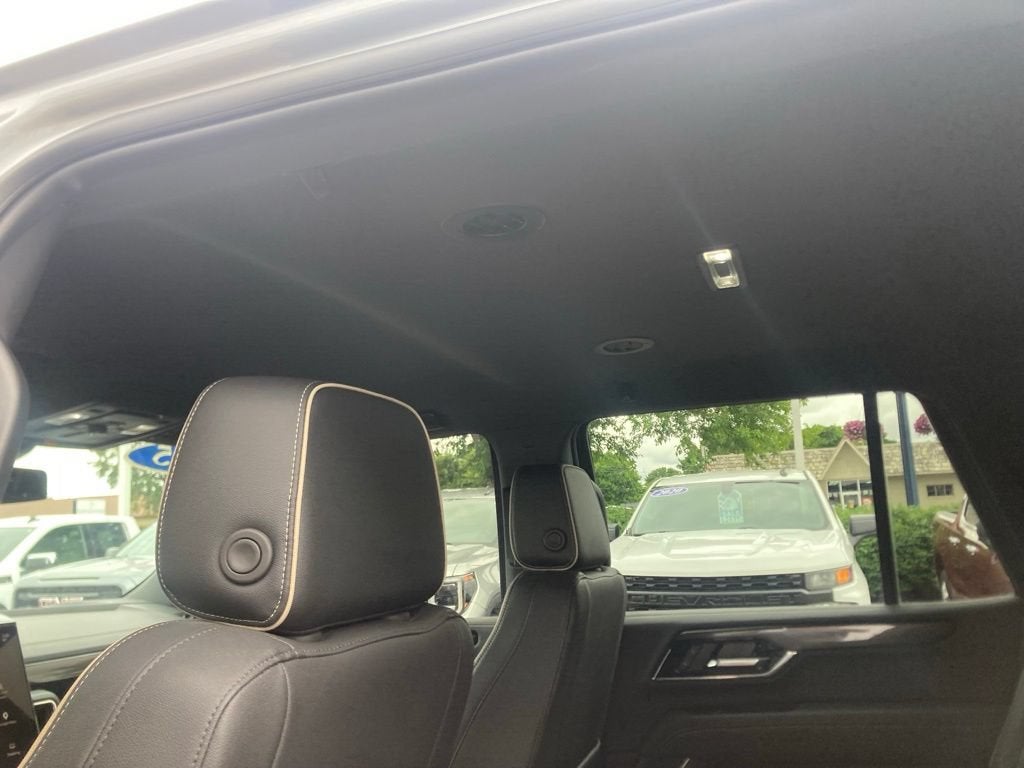 2025 GMC Yukon Elevation