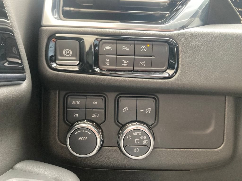 2025 GMC Yukon Elevation