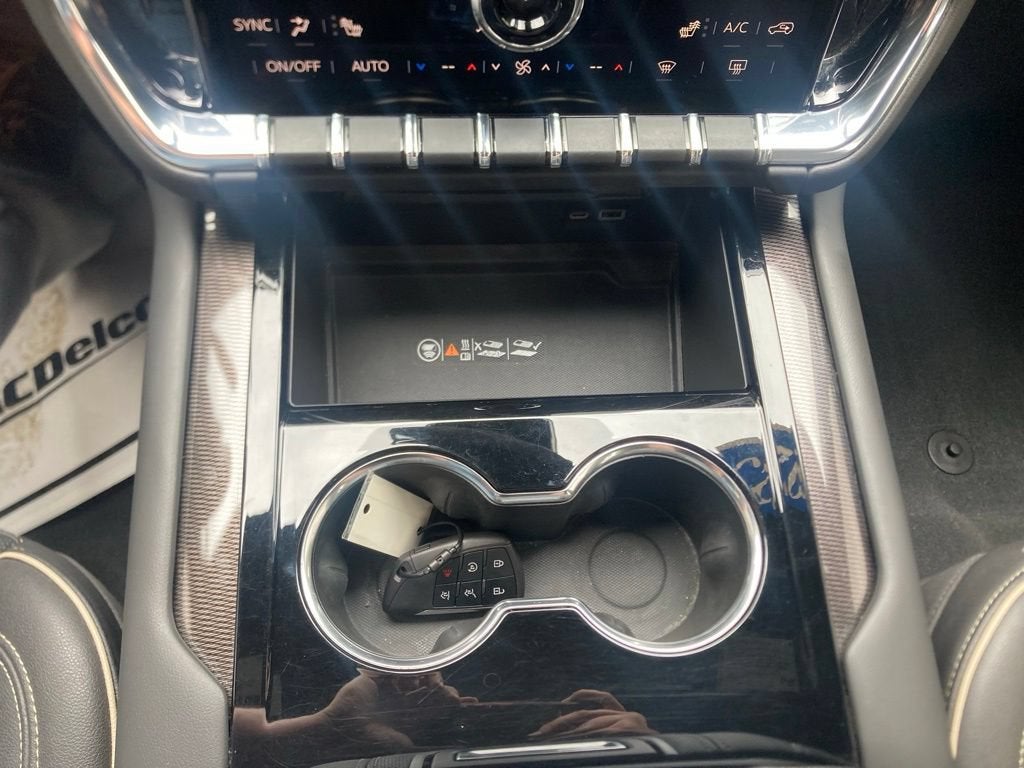 2025 GMC Yukon Elevation