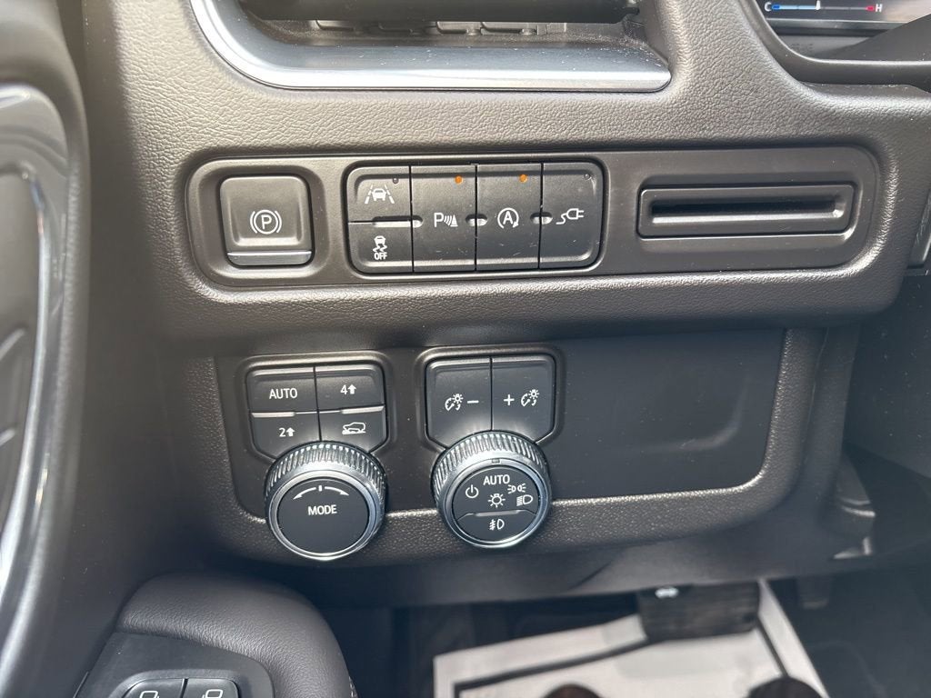 2022 GMC Yukon XL SLT