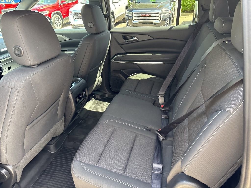 2024 Chevrolet Traverse LS