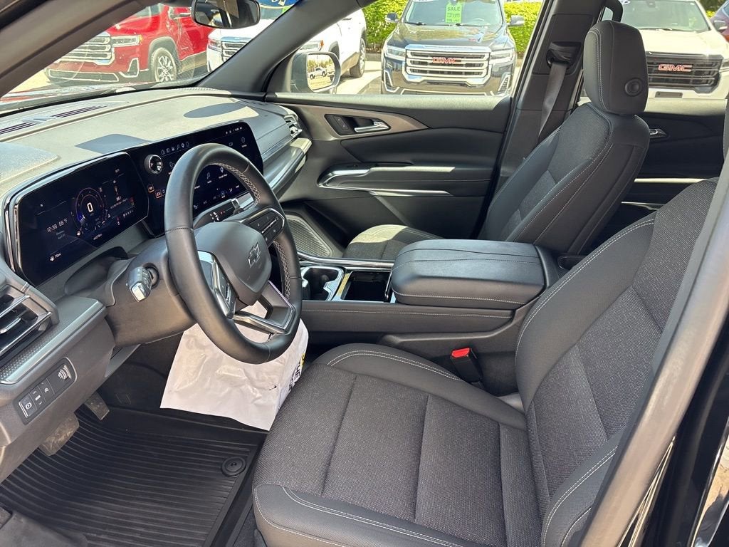 2024 Chevrolet Traverse LS