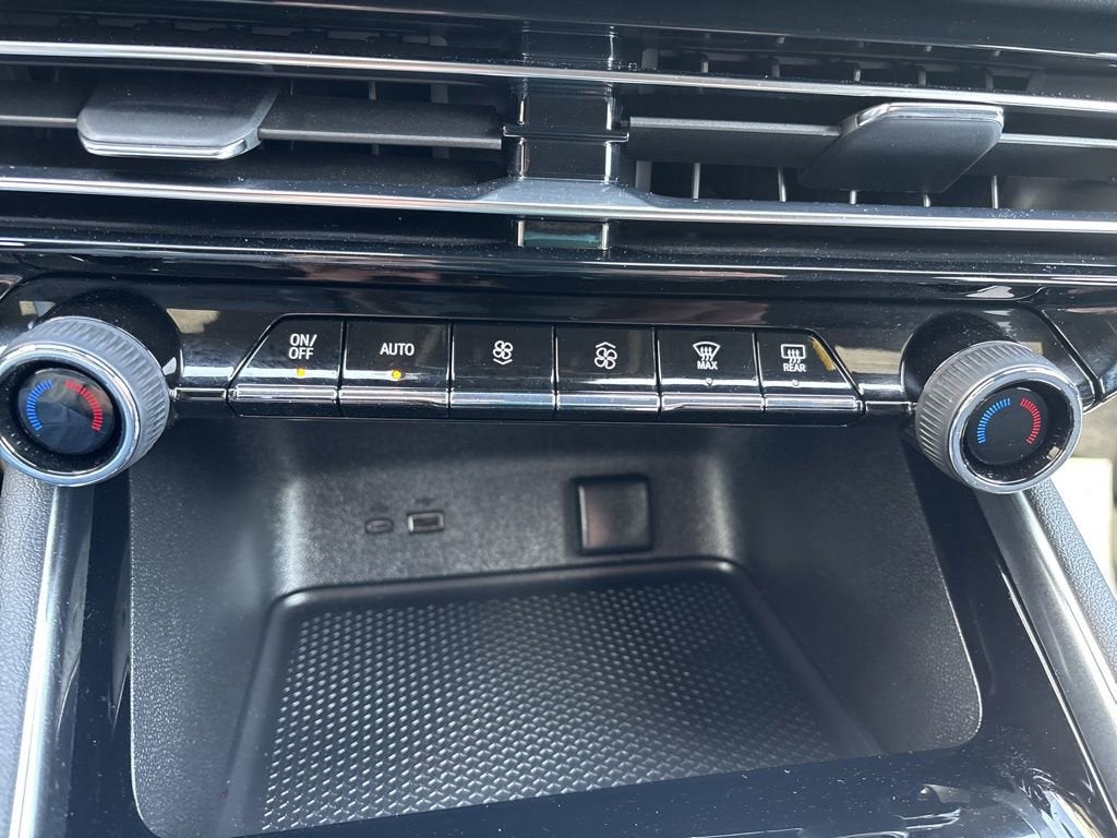 2024 Chevrolet Traverse LS