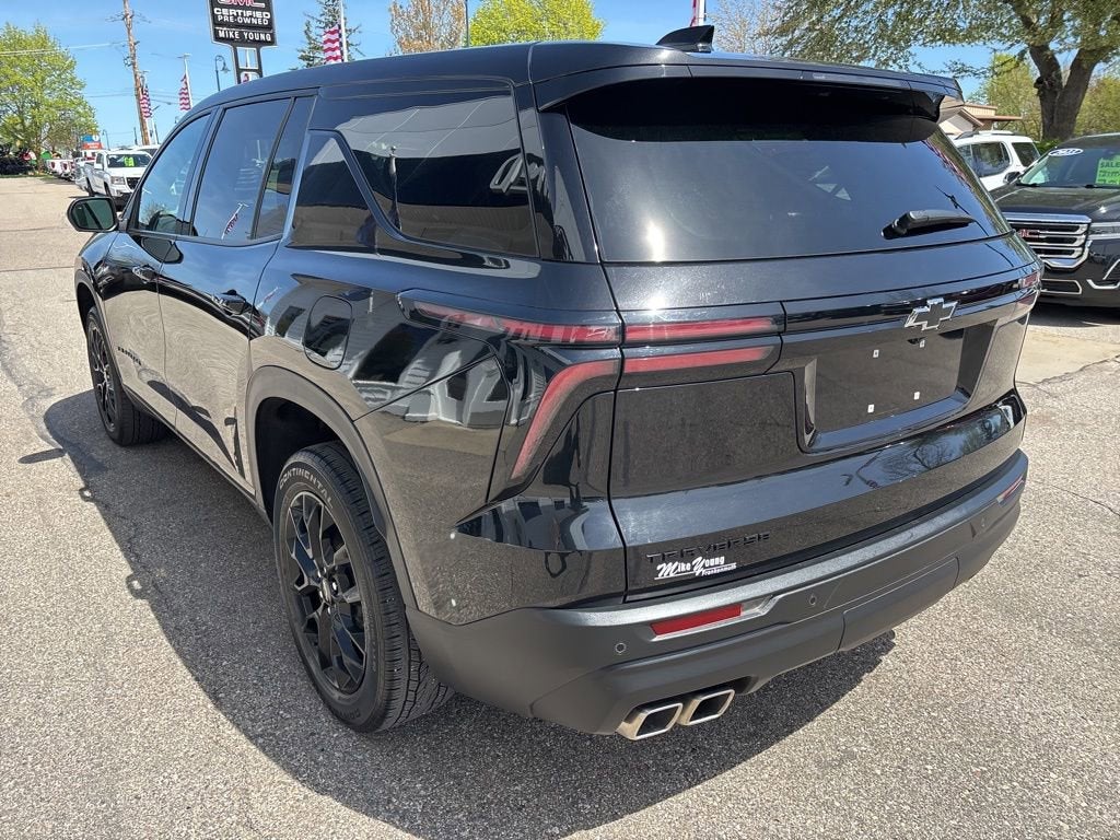 2024 Chevrolet Traverse LS