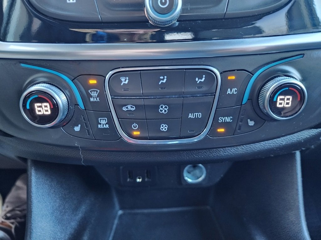 2018 Chevrolet Traverse LT Cloth