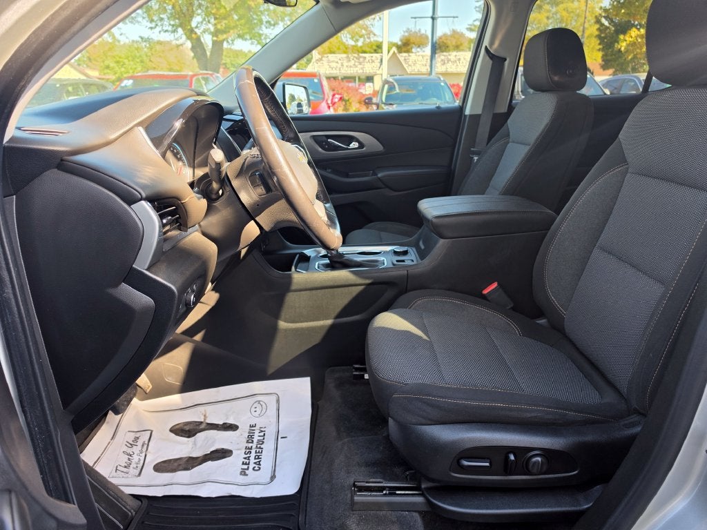 2020 Chevrolet Traverse LT Cloth