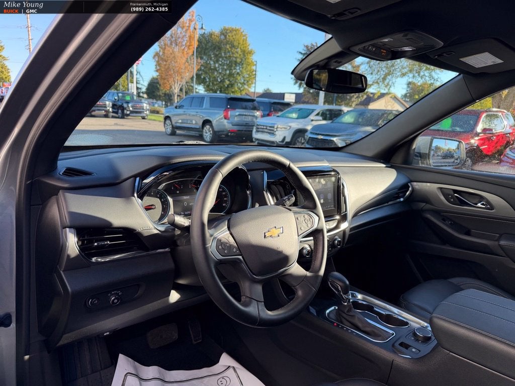 2023 Chevrolet Traverse LT Leather
