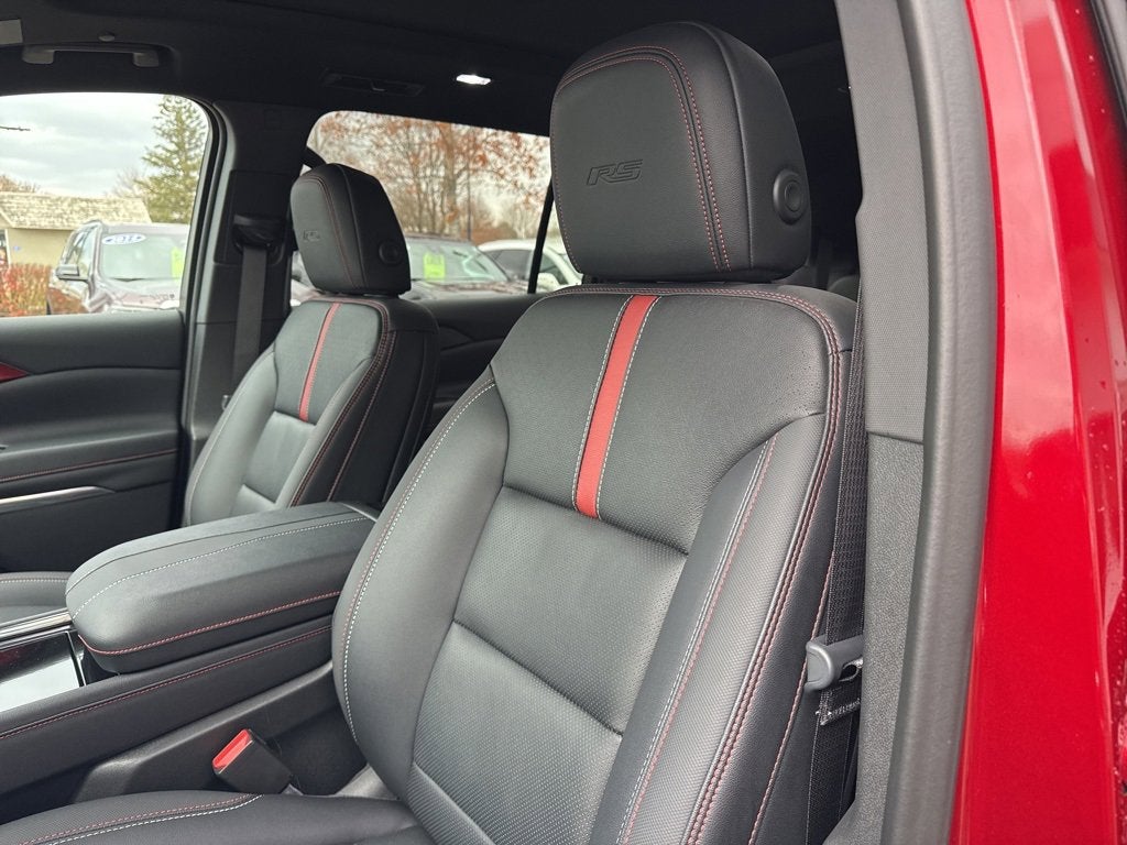 2025 Chevrolet Traverse RS