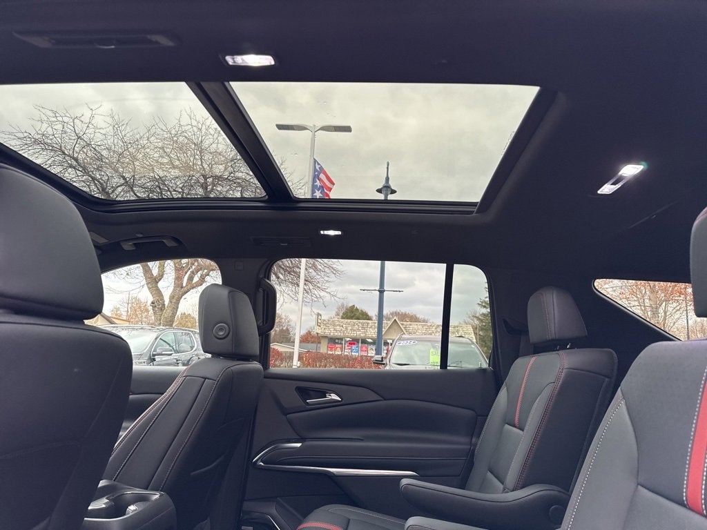 2025 Chevrolet Traverse RS