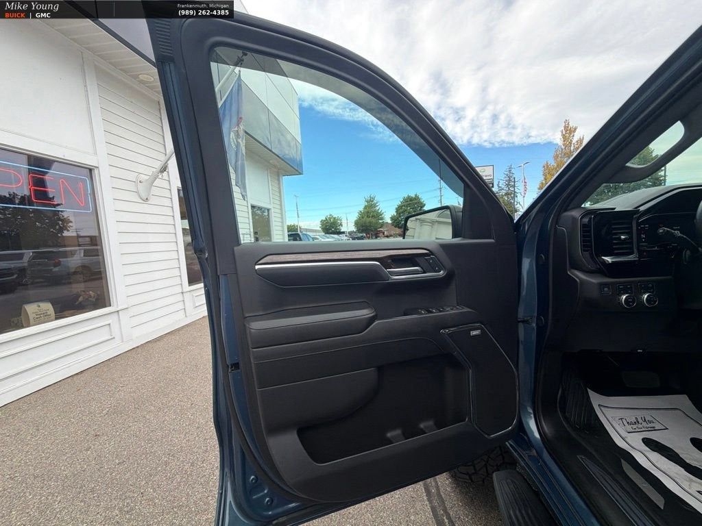 2024 GMC Sierra 1500 Elevation
