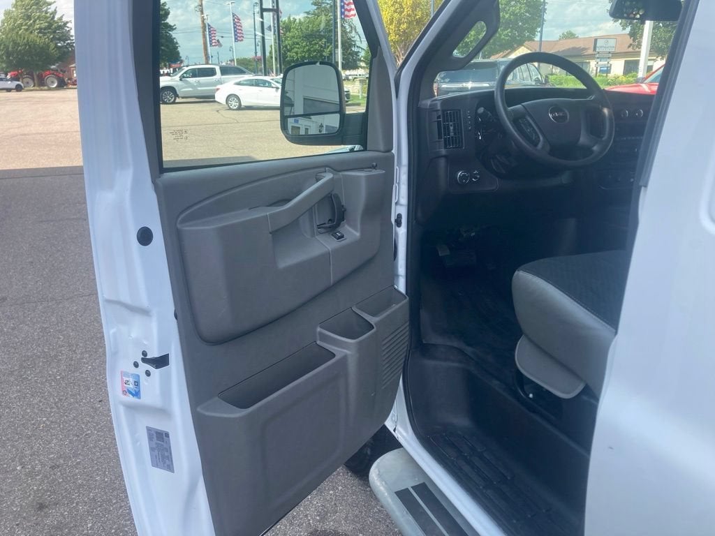 2025 GMC Savana Cargo Work Van